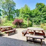 6 Bed In Near Settle Oc-ds101 * Tosside
